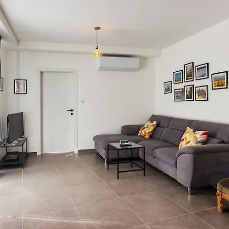 Elegant 2br Close To And Paceville *