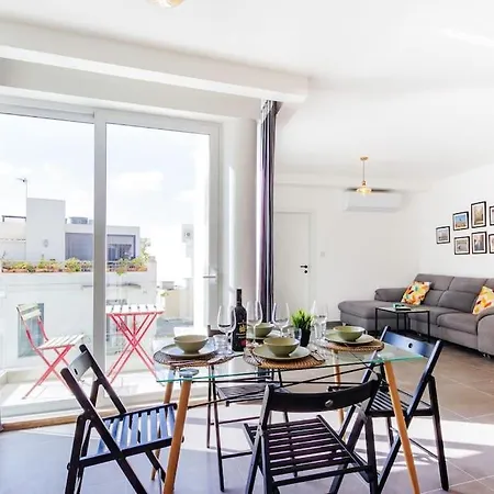 Elegant 2br Close To And Paceville Apartment *