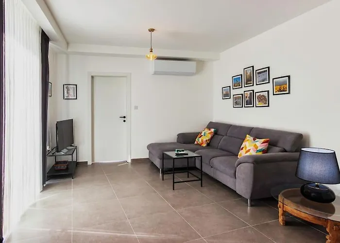 Elegant 2br Close To And Paceville *